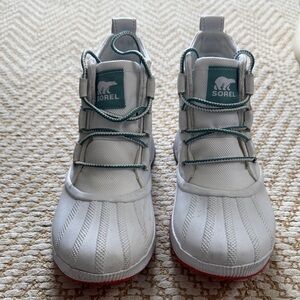 Sorel Women’s White Boots